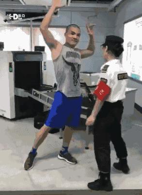 男人可以沒有錢，但是一定要騷