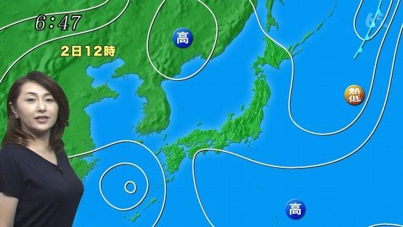 天氣預報主播太H！一個側身… 看到啦「熟女の形狀」聳立 網:絕對是故意(25P