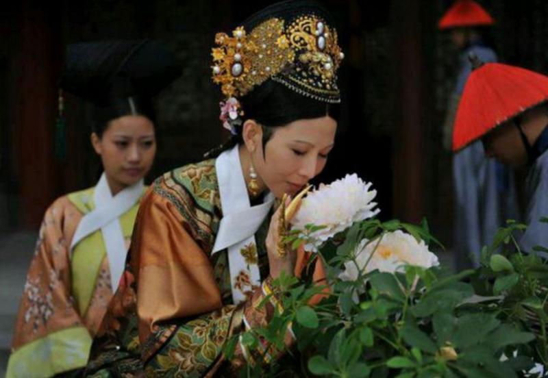 看完皇后，令妃，後宮三千佳麗的素顏照，終於知道皇上有多苦了！