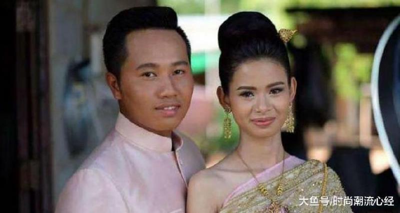 新娘結婚遇錯化妝師，被自己的濃妝丑哭了。經好心人幫她重畫之後，實在是太驚豔了！ 