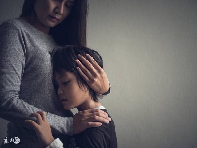 男人帶個傻女孩回家養，妻子不願，知道傻女孩的身份，妻子傻了