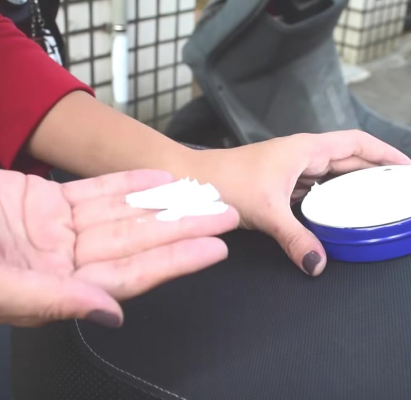 潤膚面膜護髮卸妝...百年老牌親民乳霜「9大妙用」，從頭到腳都顧到，讓女人皮膚更白皙！