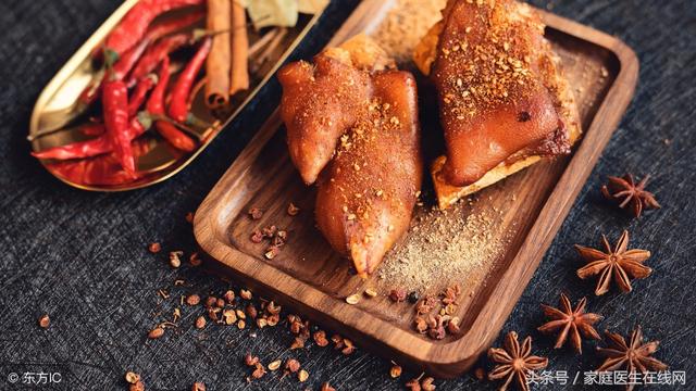 還無肉不歡？這5類人如果吃多了肉，病情可能就無法控制