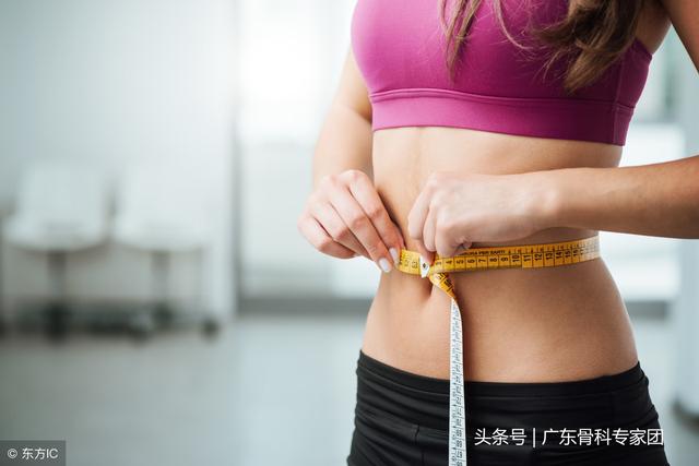 駝背多是不良姿勢造成的，有效糾正「駝背」的方法都在這
