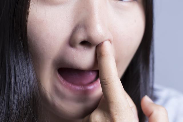 經常挖鼻子真會讓鼻孔大嗎？這樣挖讓你更優雅