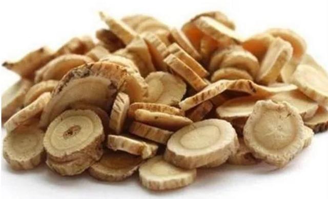 山楂配這味中藥泡茶喝，功效原來這麼多，不想試試嗎？