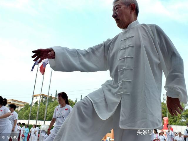 中醫養生功法八段錦，你可以不妨試試