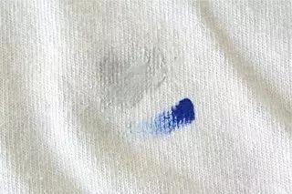洗衣服紙巾沒掏，衣物沾滿紙屑！一招教你3分鐘去除紙屑，超實用