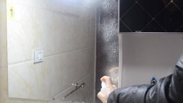 在衛生間多放一把食鹽，關鍵時刻用一點，解決很多清潔難題，一學就會！ 