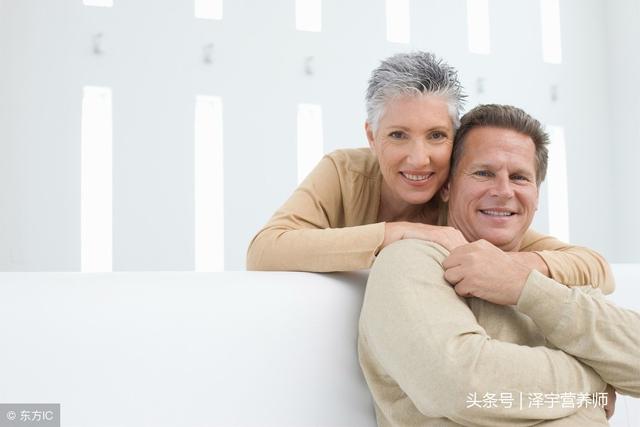 不論男女，若45歲之後這6個動作難不倒你，你有長壽的「體質」