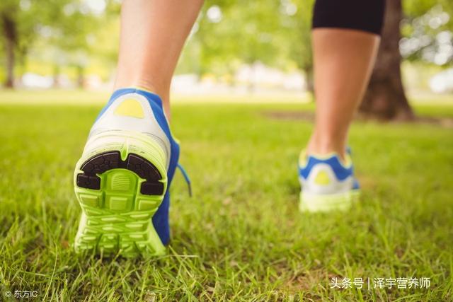 不論男女，若45歲之後這6個動作難不倒你，你有長壽的「體質」