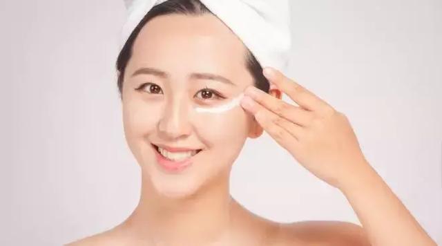 醫生提醒：這些用眼習慣，遲早把你的眼睛用廢