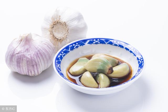 魚刺卡喉嚨，喝醋真的能行嗎？關於醋的4個誤解，是時候解開了