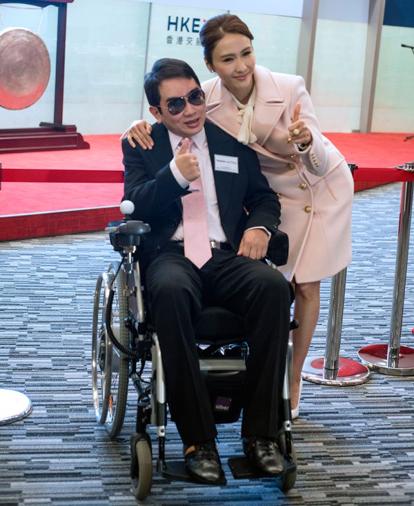 黎姿息影照顧11年 半癱弟站起來了