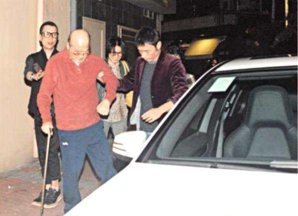 鄭秀文身價過億卻嫌老人住房太大，把80歲父母趕去住小屋，如今46歲近況曝光成這樣