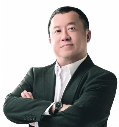 馬德鍾和兒子合影像兄弟，可惜苗僑偉兒子沒遺傳到他老爸的帥！