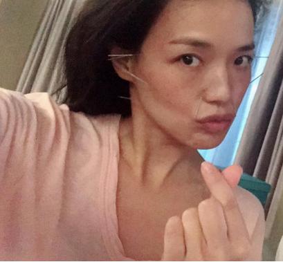 舒淇罕見曬與母親合照，這告訴我們，沒有對比就沒有傷害！