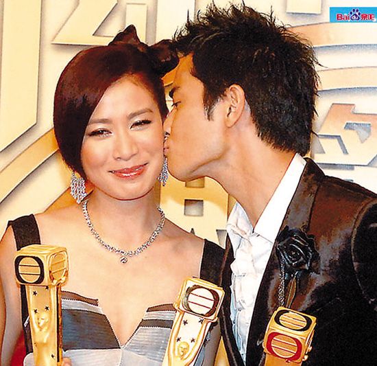 【前任的婚禮都去了！】佘詩曼自爆前任男友超過10個！圈內圈外都交往過！網友：只算出這2位！