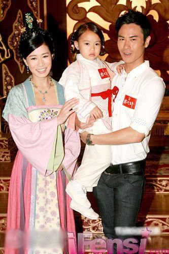 【前任的婚禮都去了！】佘詩曼自爆前任男友超過10個！圈內圈外都交往過！網友：只算出這2位！