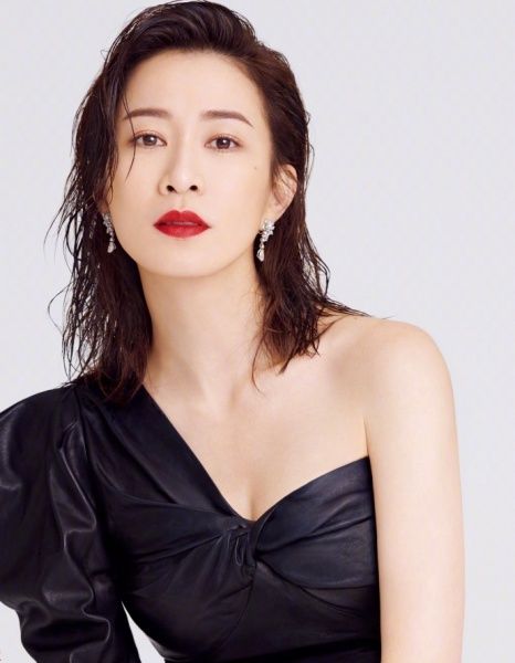 【前任的婚禮都去了！】佘詩曼自爆前任男友超過10個！圈內圈外都交往過！網友：只算出這2位！