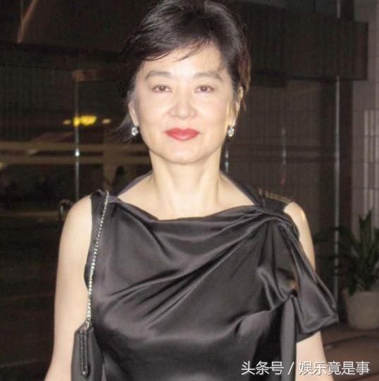斯琴高娃老了，趙雅芝老了，林青霞也老了，而她73歲卻像30歲！