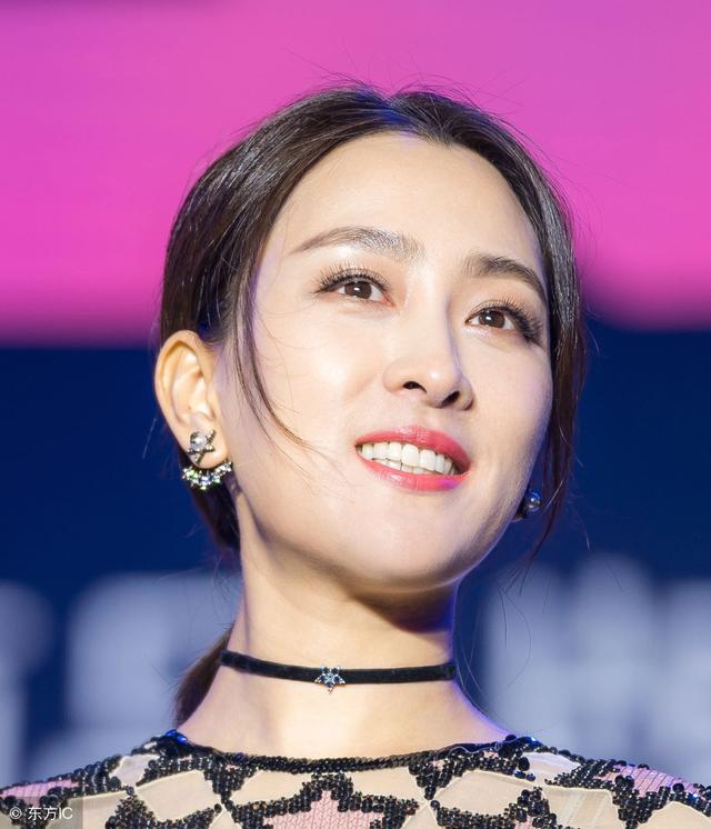 娛樂圈潔癖最嚴重的八位明星，家裡沙發不讓坐，一天刷八次牙