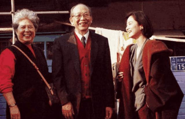 隱瞞了36年，林青霞親姐姐近照曝光，難怪林青霞至今不願公開！