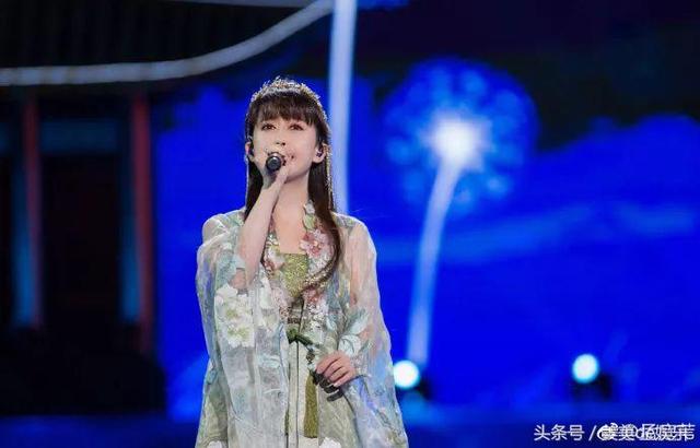 深情告白是假的！他倆早就離婚了，出軌還裝好男人~~~