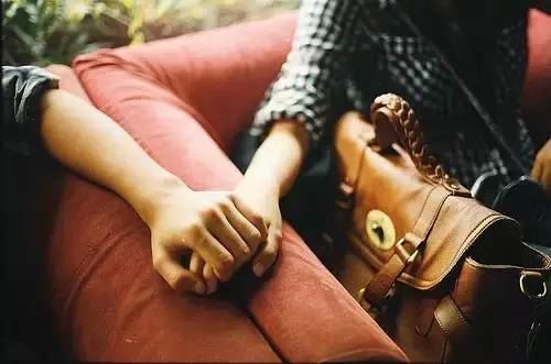 妹妹肚子「變大」，我爸逼我把老公讓給她，兩年後我讓他們痛不欲生！