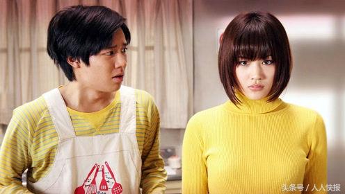 婚後和老婆回老家看媽，中午媽讓她去買菜，妻子回來後媽勸我離婚