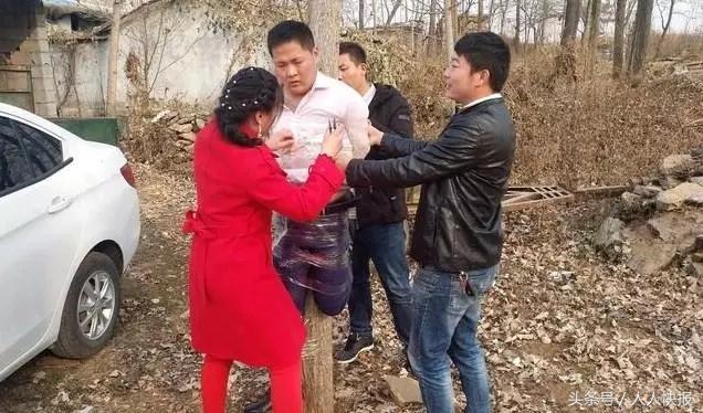 女子結婚三年不孕，受到婆的責罵，女子再婚時卻說前夫是傻瓜