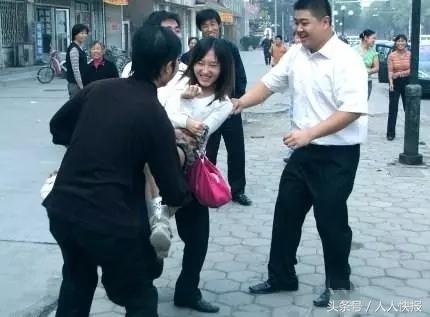 女子結婚三年不孕，受到婆的責罵，女子再婚時卻說前夫是傻瓜