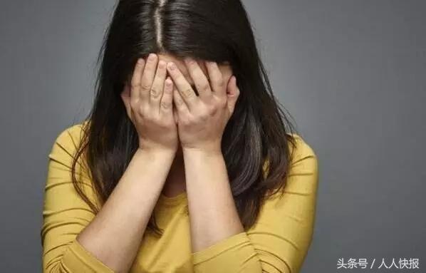 老闆結婚請我參加婚禮，我悄悄離開，半夜收到老闆消息，我紅了眼