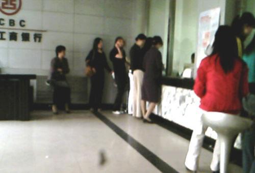 婆婆說懷孕了獎勵十萬，看到餘額時傻眼了，我選擇離婚