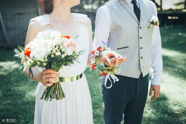 婚禮時婆婆成心刁難，說生了男孩再給改口費，俺怒喊兩字她蒙圈