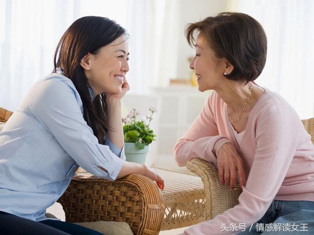 雙方家長見面，妹妹不小心說出我的秘密，准婆婆立馬「坐地減禮」