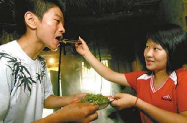 我拿錢給弟做生意，弟發財跟我斷絕關係，五年後得知真相我愣住了