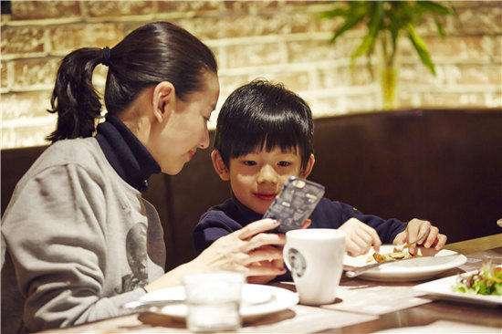 辛苦15年養大的女兒，她的親生父母突然找上門，我和妻子都嚇懵了