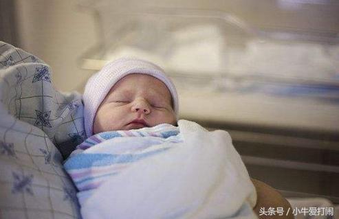 父親找兒子借錢，卻不好意思開口，回家發現兜子裡多了一封信！