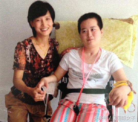 準兒媳不幸成了植物人，親生父母決定放棄，婆婆辭工親自照料她