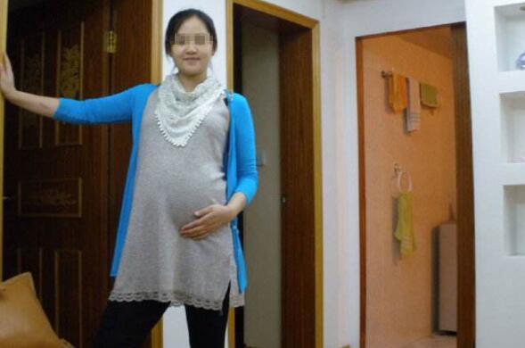 妻子懷孕分房睡，半夜上廁所，聽見丈夫房間有打氣聲，推開門懵住