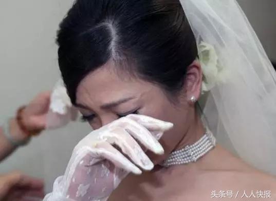 我生孩子繼母送來四百元，遭到婆婆嫌棄，聽到繼母的話我淚流滿面