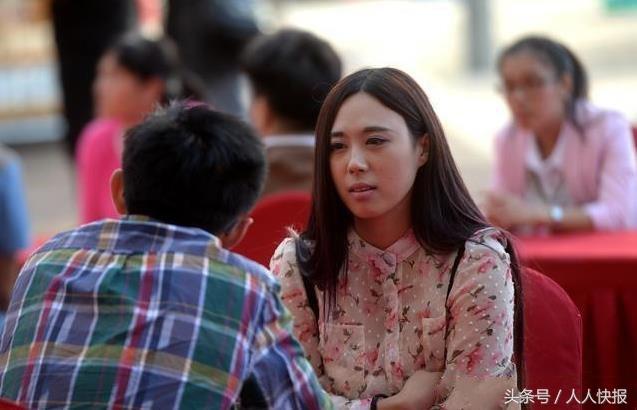 媳婦去世，我獨自坐火車去外地，上車聽到熟悉的聲音我傷心欲絕