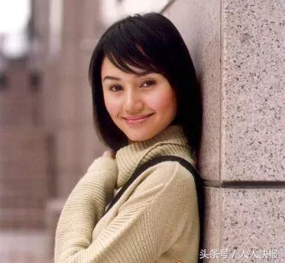 結婚半年，農村母親來看兒子，上趟廁所出來，母親就逼兒子去離婚