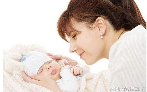 結婚後生了女兒婆婆給我一萬塊零花錢，我媽看了我一趟，錢不見了