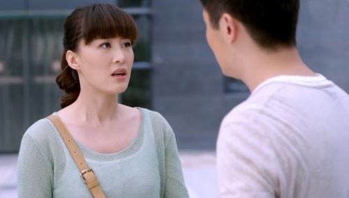 小叔離婚，家婆卻把我家門給砸了，老公聽到家婆罵的話，蹲地哭了