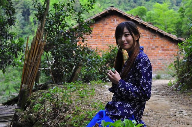 離婚一年後在街上碰見前夫帶著兒子，兒子抱住我喊了一聲媽媽，我大哭！