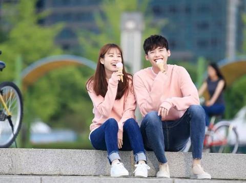 我結婚多年沒生子，公婆從沒埋怨，聽到她和鄰居大媽對話，我哭了