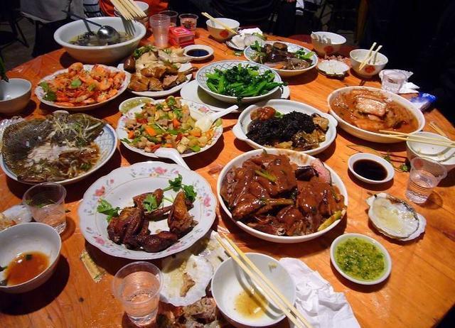離婚後我搬回娘家住，吃完晚飯我出去一趟，回來直接心態爆炸了