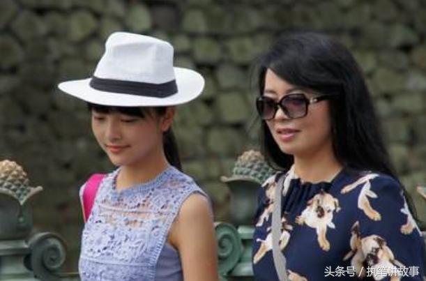 女孩找尋失散弟弟路上撿回一女嬰，多年後女嬰竟讓她姐弟意外重逢